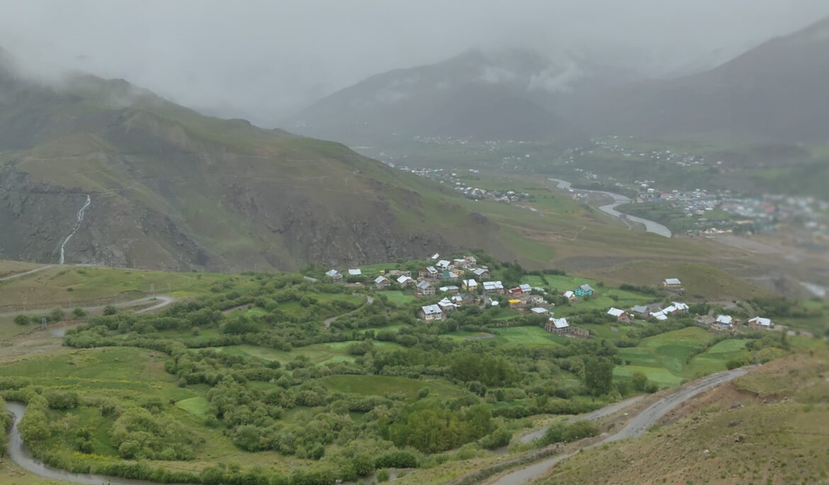 Scenic Photo Trails to Capture Drass